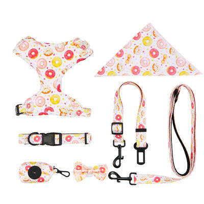 Özel Logo Tasarımcısının En İyi Seçimi Bowknot Dekorasyon Bandana ve Düzenlenebilir Yaka Kayışlı Kişiselleştirilmiş Köpek Harness Seti